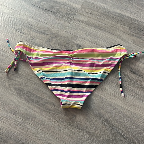 Roxy bathing suit bottoms - Picture 6 of 7